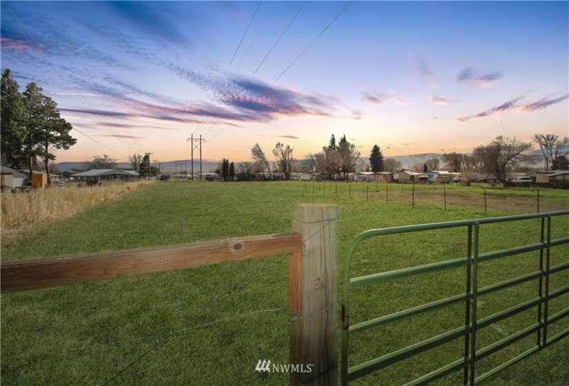 906 15th, Ellensburg, Washington 98926, ,Land,For Sale,15th,NWM1752417