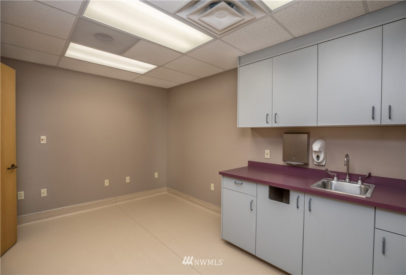 1200 C 14th, Pasco, Washington 98944, ,Commercial Sale,For Sale,14th,NWM1758564