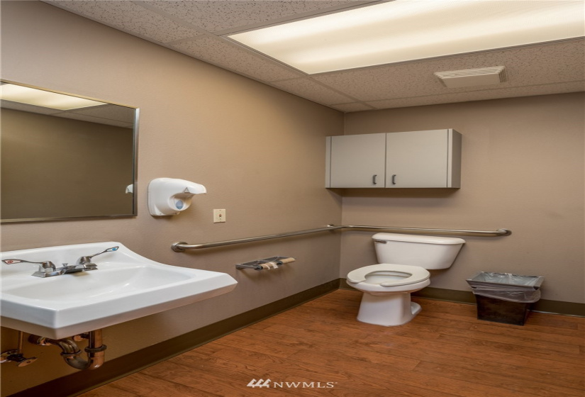 1200 C 14th, Pasco, Washington 98944, ,Commercial Sale,For Sale,14th,NWM1758564