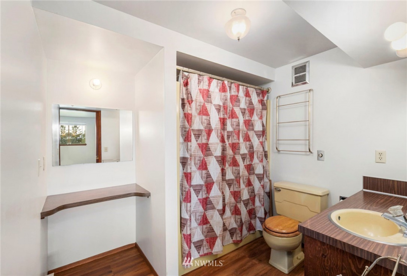 1460 Colchester, Port Orchard, Washington 98366, 2 Bedrooms Bedrooms, ,2 BathroomsBathrooms,Residential,For Sale,Colchester,NWM1760188