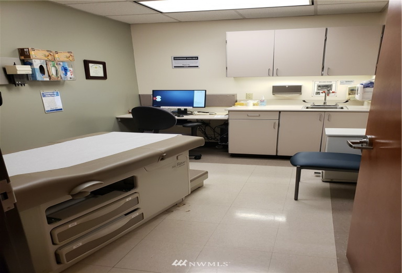 502 54th, Fife, Washington 98424, ,Commercial Sale,For Sale,54th,NWM1769370