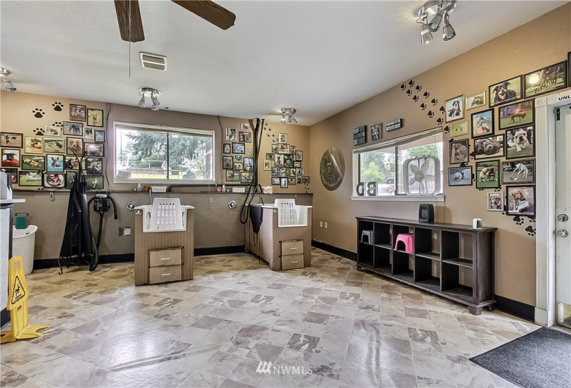 3704 9th, Puyallup, Washington 98373, ,Commercial Sale,For Sale,9th,NWM1768347