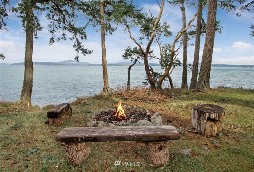 999 Eureka, San Juan Island, Washington 98250, 2 Bedrooms Bedrooms, ,Residential,For Sale,Eureka,NWM1783855
