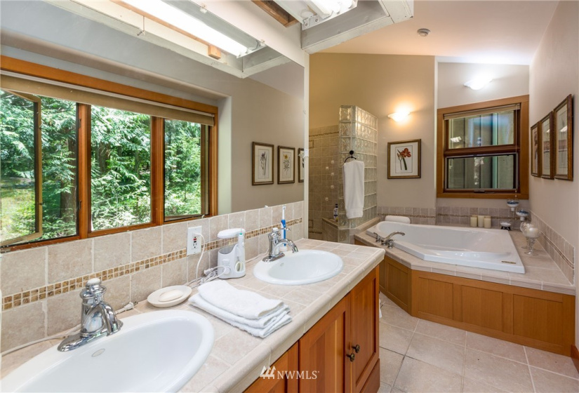 408 Heron, San Juan Island, Washington 98250, 2 Bedrooms Bedrooms, ,1 BathroomBathrooms,Residential,For Sale,Yacht Haven 1st Add,Heron,NWM1787607