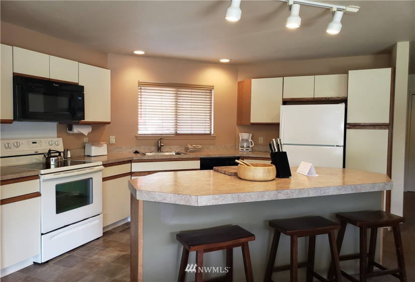 1 Lodge 606-Q, Manson, Washington 98831, 2 Bedrooms Bedrooms, ,2 BathroomsBathrooms,Residential,For Sale,Lodge,Lodge 606-Q,NWM1790043