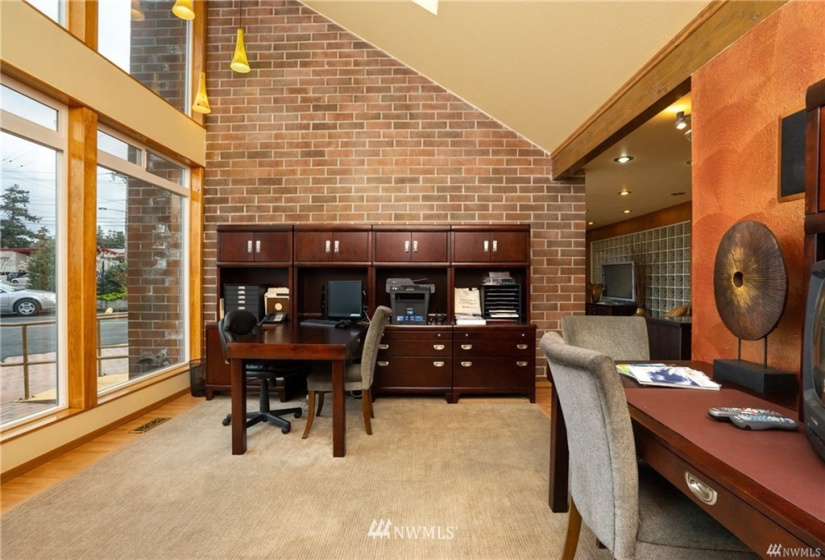 1051 7th Ave, Oak Harbor, Washington 98277, ,Commercial Sale,For Sale,7th Ave,NWM1803159