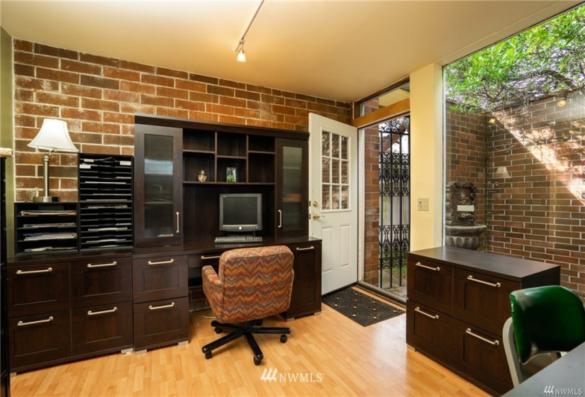 1051 7th Ave, Oak Harbor, Washington 98277, ,Commercial Sale,For Sale,7th Ave,NWM1803159