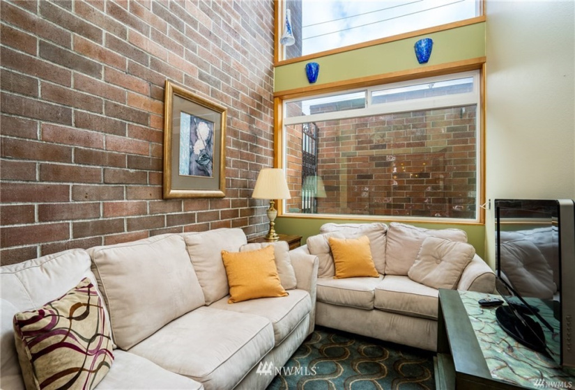 1051 7th Ave, Oak Harbor, Washington 98277, ,Commercial Sale,For Sale,7th Ave,NWM1803159