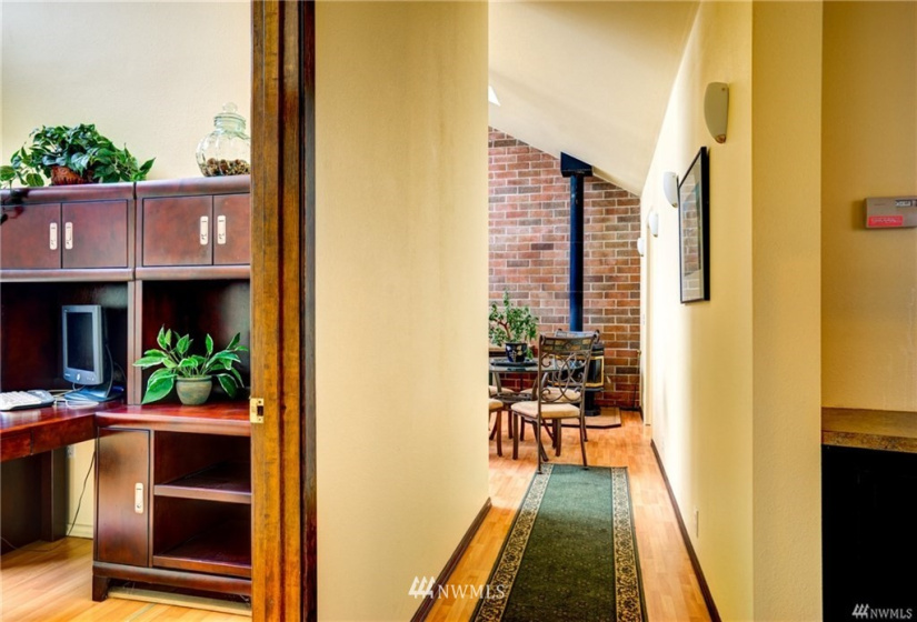 1051 7th Ave, Oak Harbor, Washington 98277, ,Commercial Sale,For Sale,7th Ave,NWM1803159