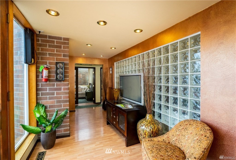 1051 7th Ave, Oak Harbor, Washington 98277, ,Commercial Sale,For Sale,7th Ave,NWM1803159