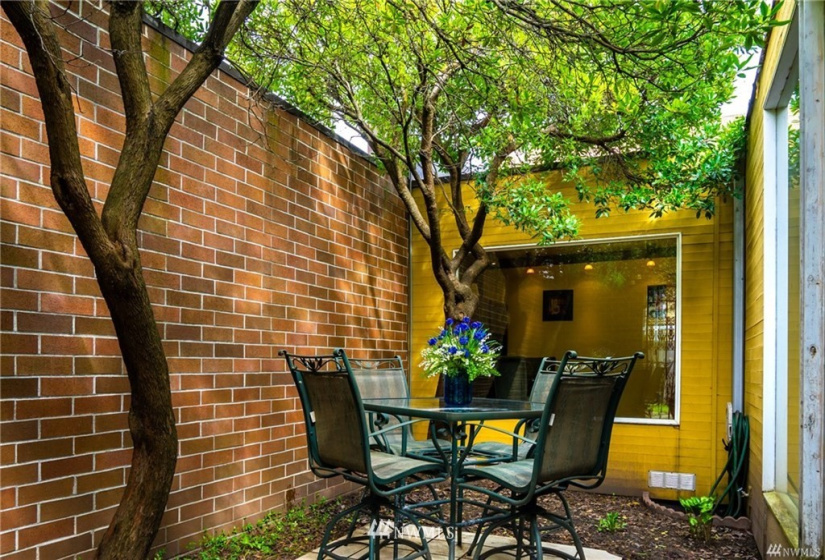 1051 7th Ave, Oak Harbor, Washington 98277, ,Commercial Sale,For Sale,7th Ave,NWM1803159