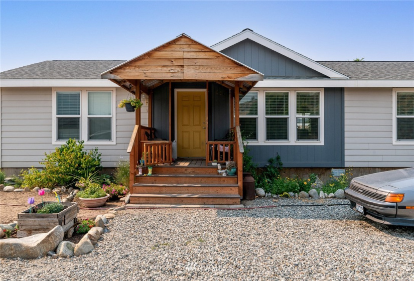 221 Omak River, Omak, Washington 98841, 4 Bedrooms Bedrooms, ,2 BathroomsBathrooms,Farm,For Sale,Omak River,NWM1809112