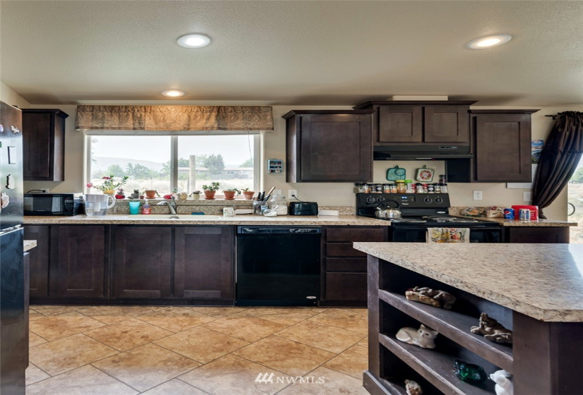 221 Omak River, Omak, Washington 98841, 4 Bedrooms Bedrooms, ,2 BathroomsBathrooms,Farm,For Sale,Omak River,NWM1809112