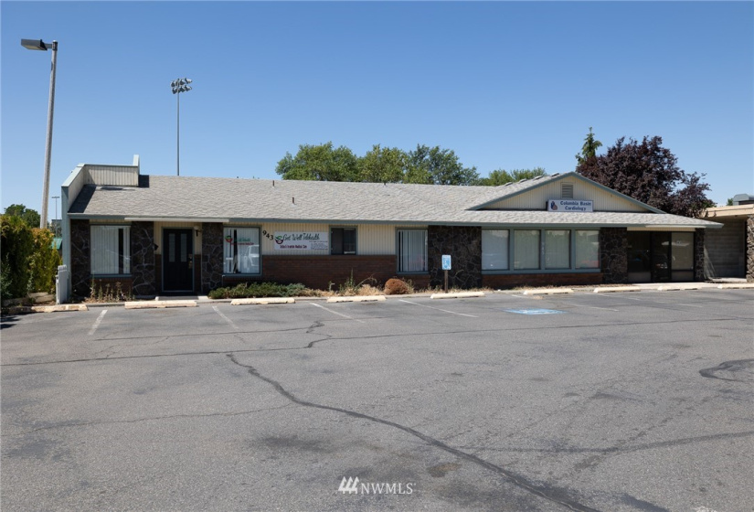 945 Stevens, Richland, Washington 99354, ,Commercial Sale,For Sale,Stevens,NWM1815387