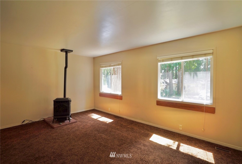 1729 194th, Bothell, Washington 98012, 2 Bedrooms Bedrooms, ,1 BathroomBathrooms,Residential,For Sale,194th,NWM1815794