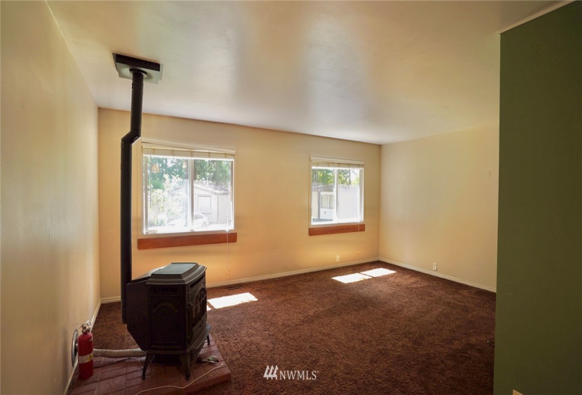 1729 194th, Bothell, Washington 98012, 2 Bedrooms Bedrooms, ,1 BathroomBathrooms,Residential,For Sale,194th,NWM1815794