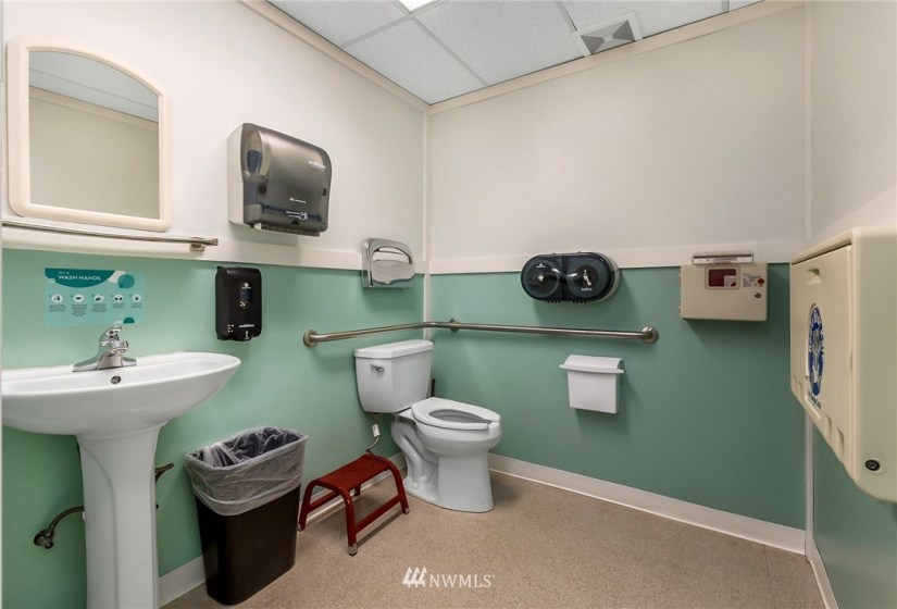 3450 Carlton, Silverdale, Washington 98383, ,Commercial Sale,For Sale,Carlton,NWM1811309