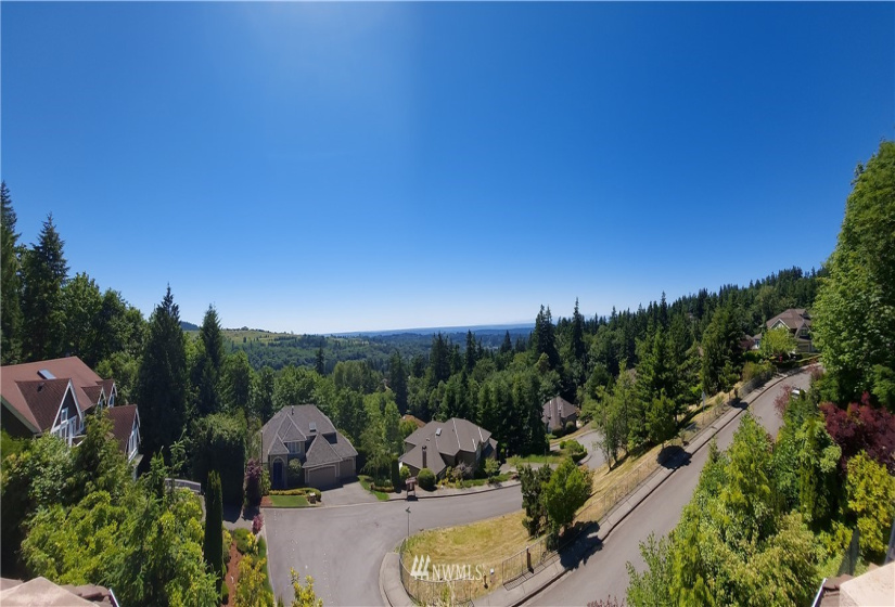 6220 153rd, Bellevue, Washington 98006, 4 Bedrooms Bedrooms, ,3 BathroomsBathrooms,Residential,For Sale,153rd,NWM1816777