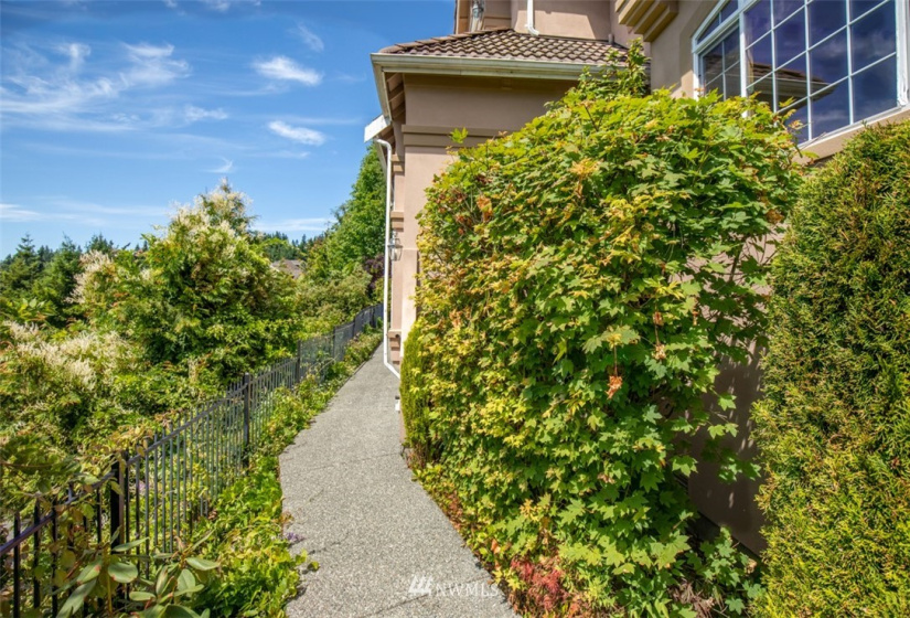 6220 153rd, Bellevue, Washington 98006, 4 Bedrooms Bedrooms, ,3 BathroomsBathrooms,Residential,For Sale,153rd,NWM1816777