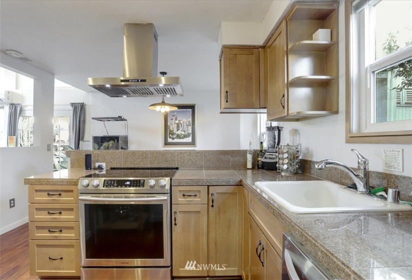 8400 26th, Seattle, Washington 98106, 2 Bedrooms Bedrooms, ,1 BathroomBathrooms,Residential,For Sale,Longfellow Run,26th,NWM1817054