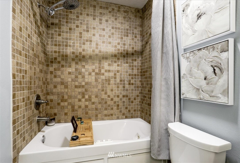 8400 26th, Seattle, Washington 98106, 2 Bedrooms Bedrooms, ,1 BathroomBathrooms,Residential,For Sale,Longfellow Run,26th,NWM1817054