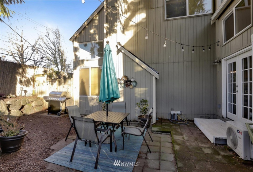 8400 26th, Seattle, Washington 98106, 2 Bedrooms Bedrooms, ,1 BathroomBathrooms,Residential,For Sale,Longfellow Run,26th,NWM1817054