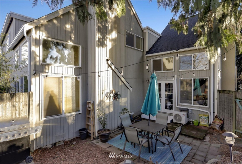 8400 26th, Seattle, Washington 98106, 2 Bedrooms Bedrooms, ,1 BathroomBathrooms,Residential,For Sale,Longfellow Run,26th,NWM1817054