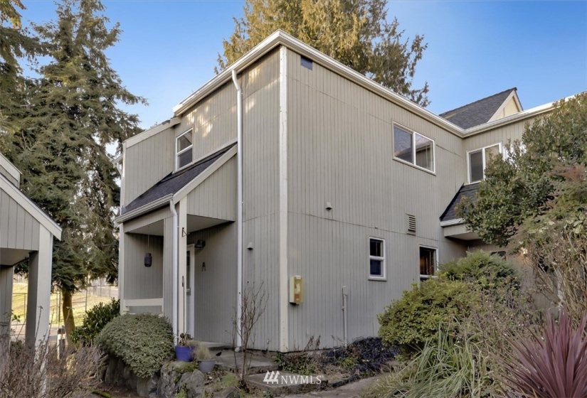 8400 26th, Seattle, Washington 98106, 2 Bedrooms Bedrooms, ,1 BathroomBathrooms,Residential,For Sale,Longfellow Run,26th,NWM1817054