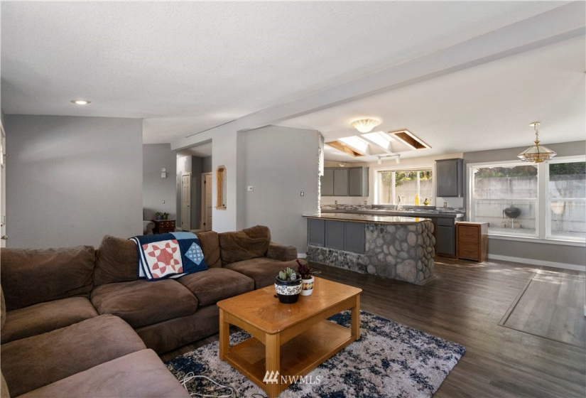 4909 Scurlock, Freeland, Washington 98249, 2 Bedrooms Bedrooms, ,2 BathroomsBathrooms,Manufactured In Park,For Sale,Scurlock,NWM1817778