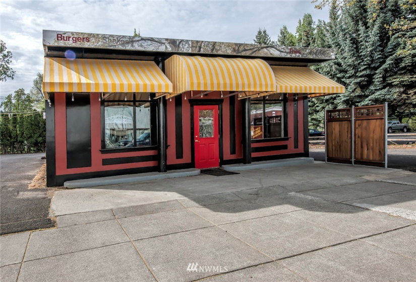134 Main, Dayton, Washington 99328, ,Commercial Sale,For Sale,Main,NWM1817829
