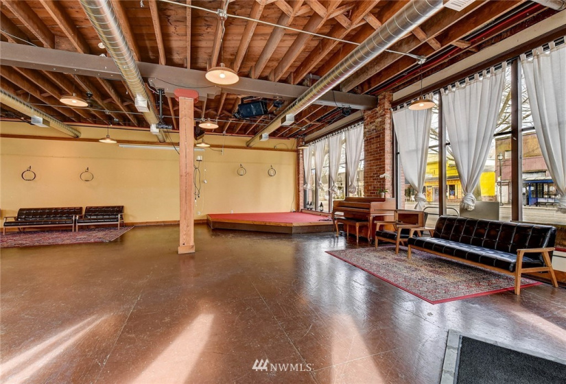 5619 Rainier, Seattle, Washington 98118, ,Commercial Sale,For Sale,Rainier,NWM1818127