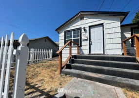 807 Columbia St, Kelso, Washington 98626, ,Residential Income,For Sale,Columbia St,NWM1818883