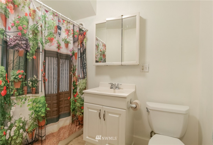 9 Quail, Omak, Washington 98841, 4 Bedrooms Bedrooms, ,2 BathroomsBathrooms,Residential,For Sale,Quail,NWM1818889