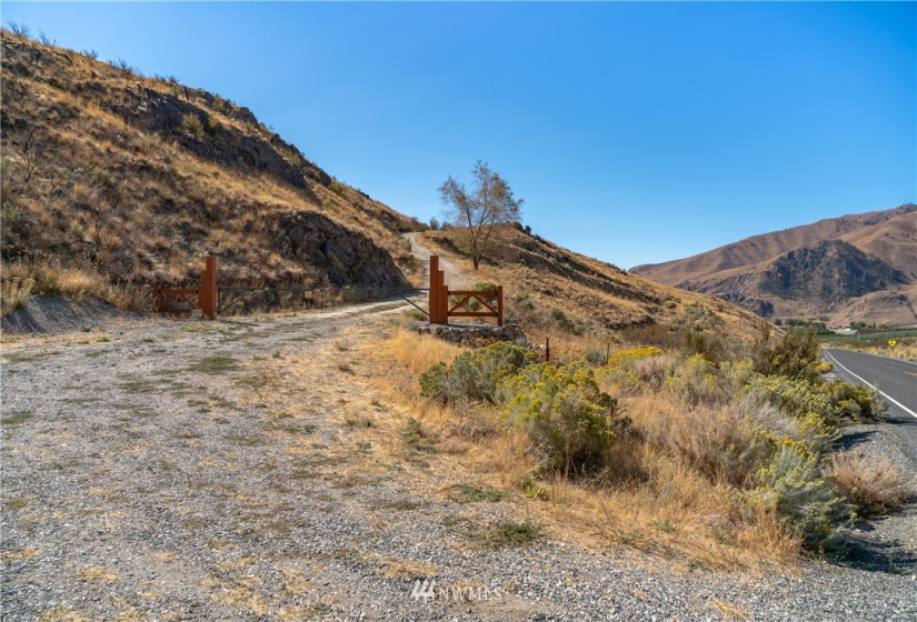 0 Atkinson Heights, Chelan, Washington 98816, ,Land,For Sale,Atkinson Heights,NWM1818890