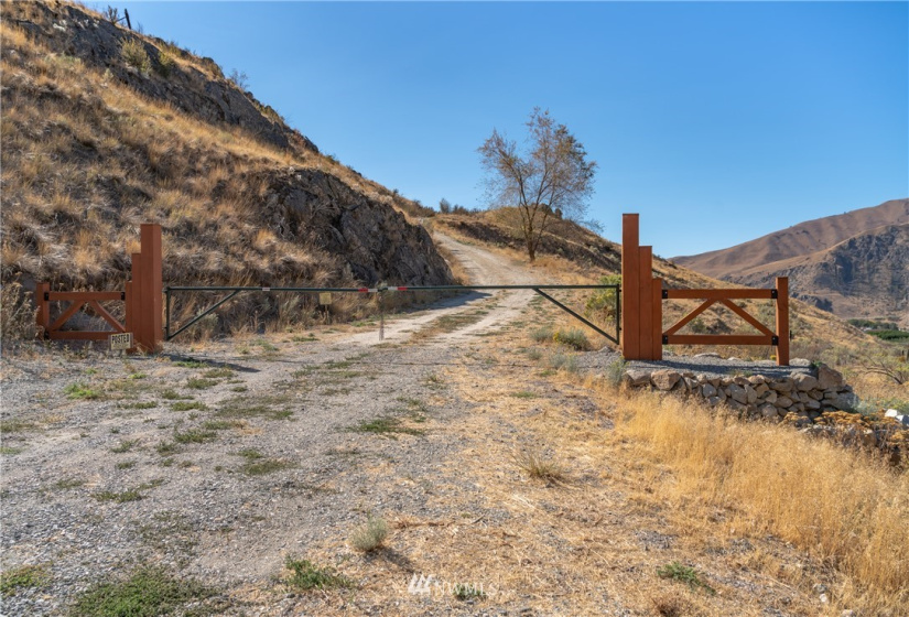 0 Atkinson Heights, Chelan, Washington 98816, ,Land,For Sale,Atkinson Heights,NWM1818890