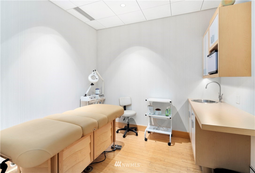 1920 4th, Seattle, Washington 98101, 2 Bedrooms Bedrooms, ,1 BathroomBathrooms,Residential,For Sale,Escala,4th,NWM1817790