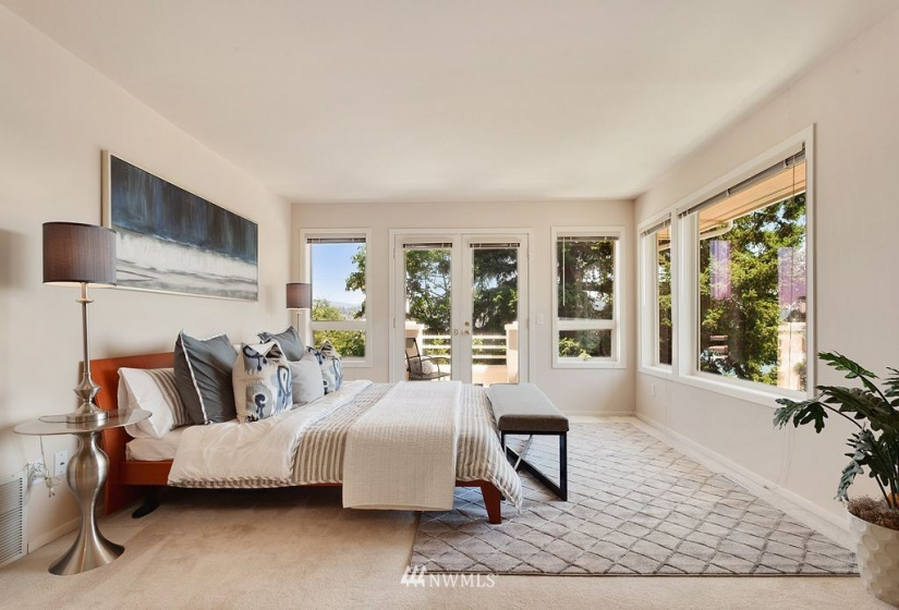 7129 Mercer, Mercer Island, Washington 98040, 4 Bedrooms Bedrooms, ,3 BathroomsBathrooms,Residential,For Sale,Mercer,NWM1819774