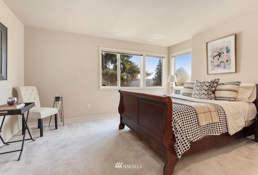 7129 Mercer, Mercer Island, Washington 98040, 4 Bedrooms Bedrooms, ,3 BathroomsBathrooms,Residential,For Sale,Mercer,NWM1819774