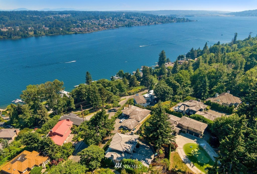 7129 Mercer, Mercer Island, Washington 98040, 4 Bedrooms Bedrooms, ,3 BathroomsBathrooms,Residential,For Sale,Mercer,NWM1819774