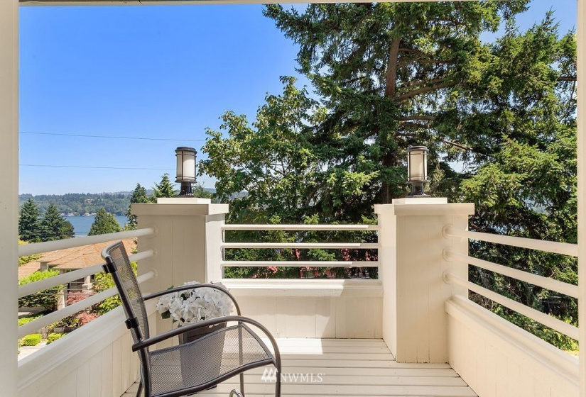 7129 Mercer, Mercer Island, Washington 98040, 4 Bedrooms Bedrooms, ,3 BathroomsBathrooms,Residential,For Sale,Mercer,NWM1819774