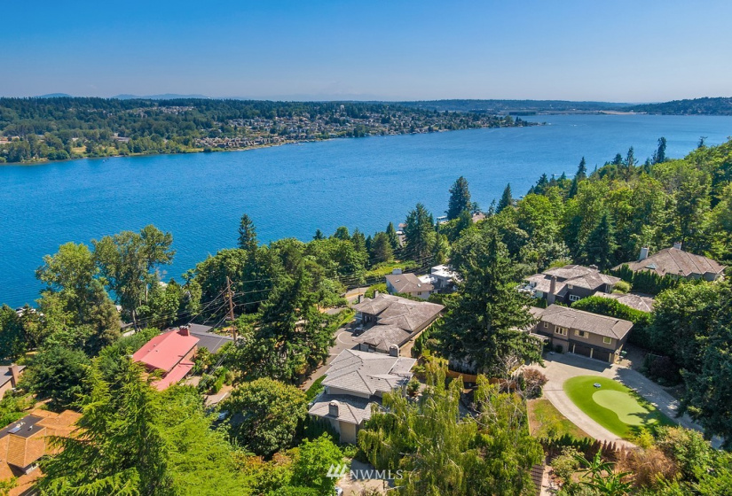 7129 Mercer, Mercer Island, Washington 98040, 4 Bedrooms Bedrooms, ,3 BathroomsBathrooms,Residential,For Sale,Mercer,NWM1819774