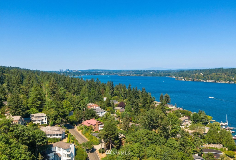 7129 Mercer, Mercer Island, Washington 98040, 4 Bedrooms Bedrooms, ,3 BathroomsBathrooms,Residential,For Sale,Mercer,NWM1819774