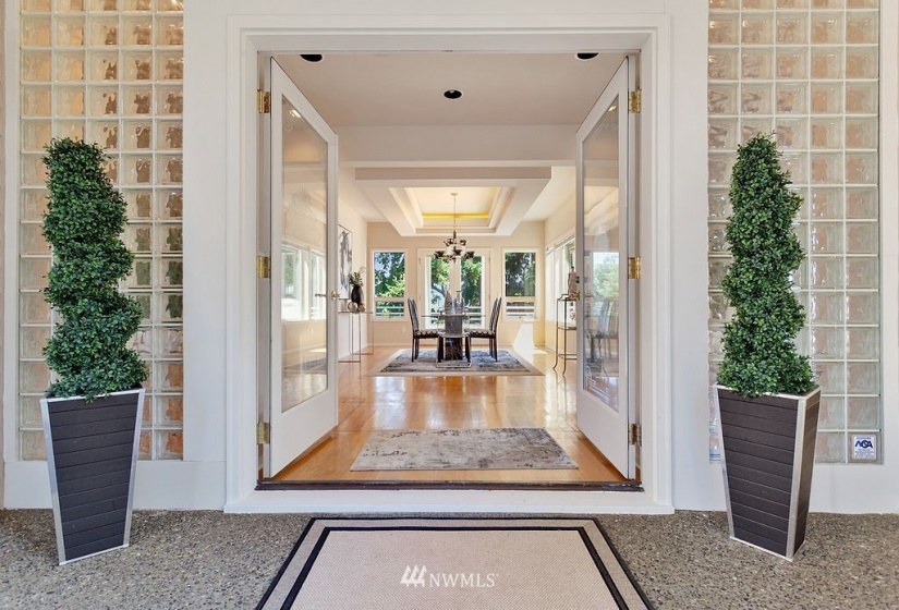 7129 Mercer, Mercer Island, Washington 98040, 4 Bedrooms Bedrooms, ,3 BathroomsBathrooms,Residential,For Sale,Mercer,NWM1819774