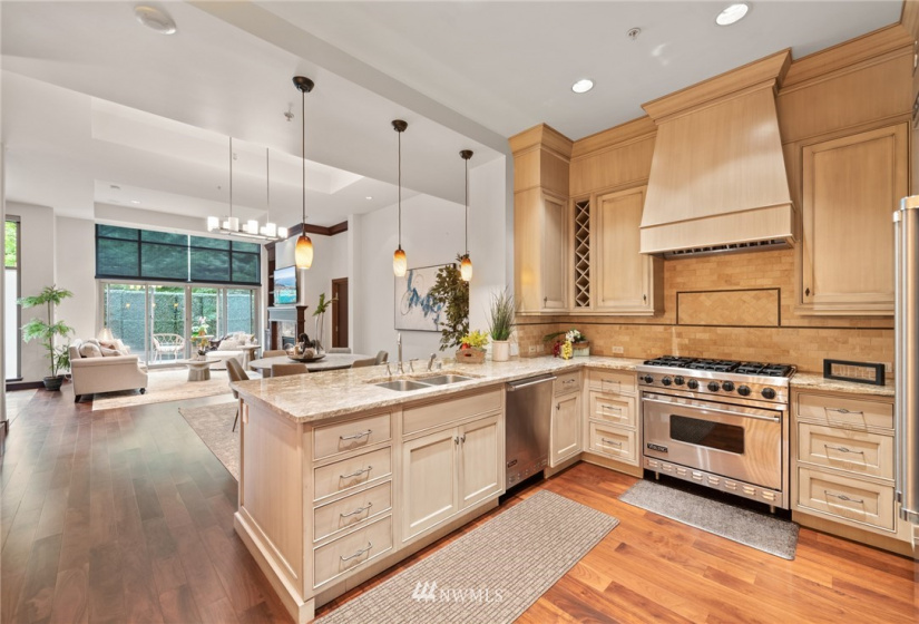 19668 9th, Bellevue, Washington 98004, 2 Bedrooms Bedrooms, ,1 BathroomBathrooms,Residential,For Sale,9th,NWM1813576