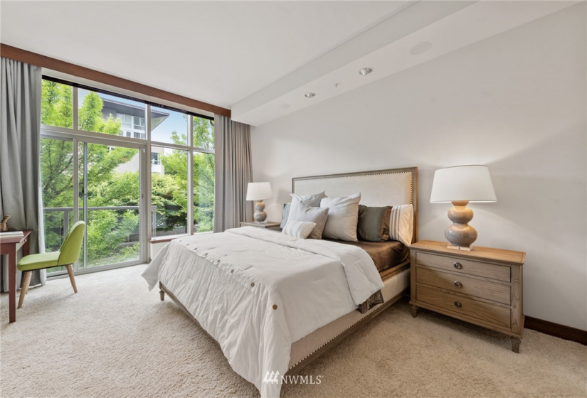 19668 9th, Bellevue, Washington 98004, 2 Bedrooms Bedrooms, ,1 BathroomBathrooms,Residential,For Sale,9th,NWM1813576