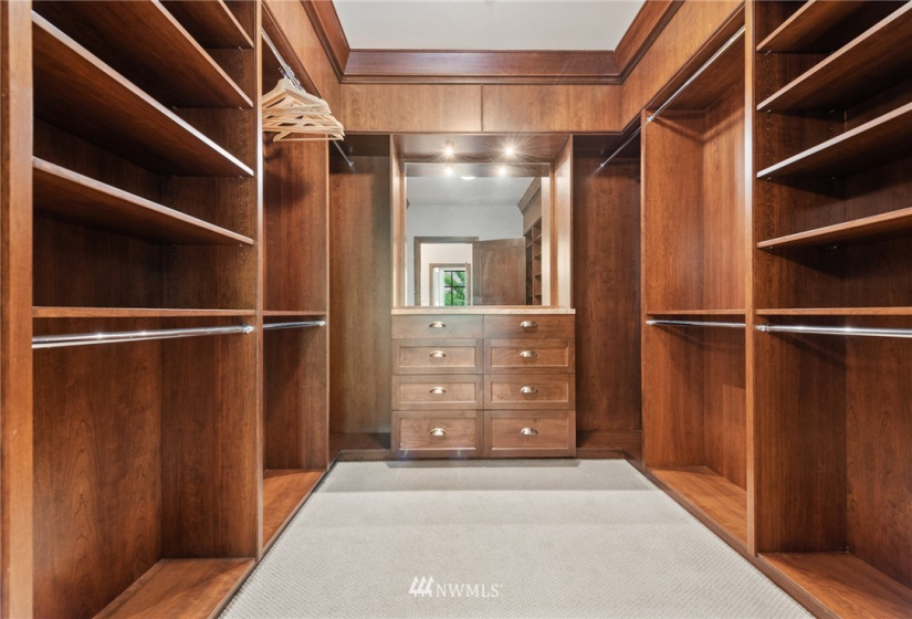 19668 9th, Bellevue, Washington 98004, 2 Bedrooms Bedrooms, ,1 BathroomBathrooms,Residential,For Sale,9th,NWM1813576