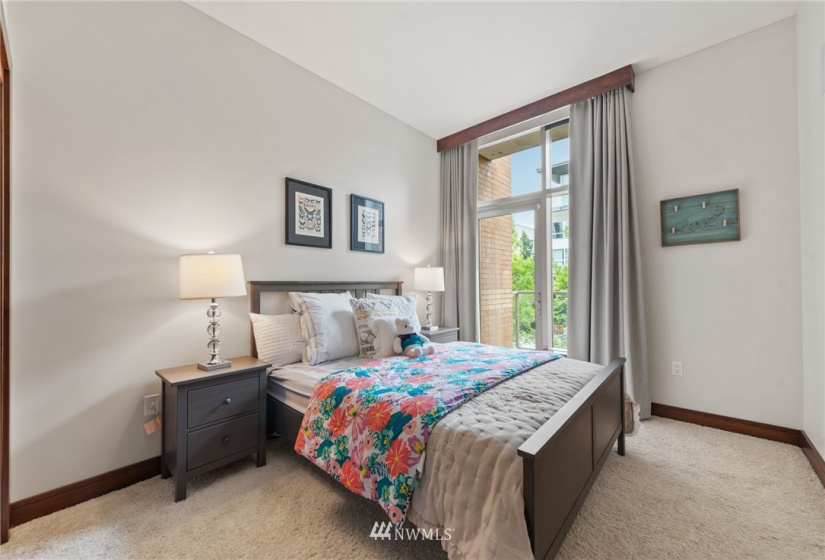 19668 9th, Bellevue, Washington 98004, 2 Bedrooms Bedrooms, ,1 BathroomBathrooms,Residential,For Sale,9th,NWM1813576