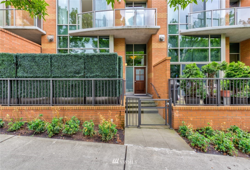 19668 9th, Bellevue, Washington 98004, 2 Bedrooms Bedrooms, ,1 BathroomBathrooms,Residential,For Sale,9th,NWM1813576