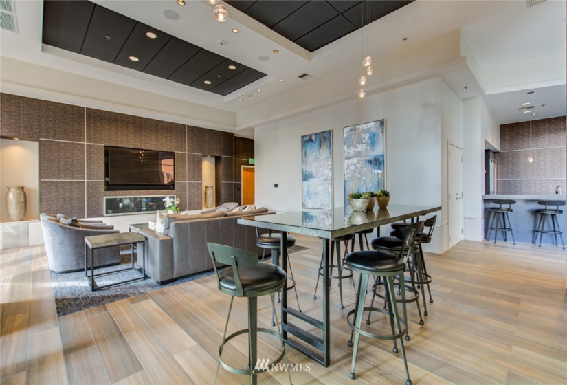 19668 9th, Bellevue, Washington 98004, 2 Bedrooms Bedrooms, ,1 BathroomBathrooms,Residential,For Sale,9th,NWM1813576