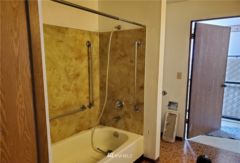 104 Mashall, Eatonville, Washington 98328, ,Commercial Sale,For Sale,Mashall,NWM1820833